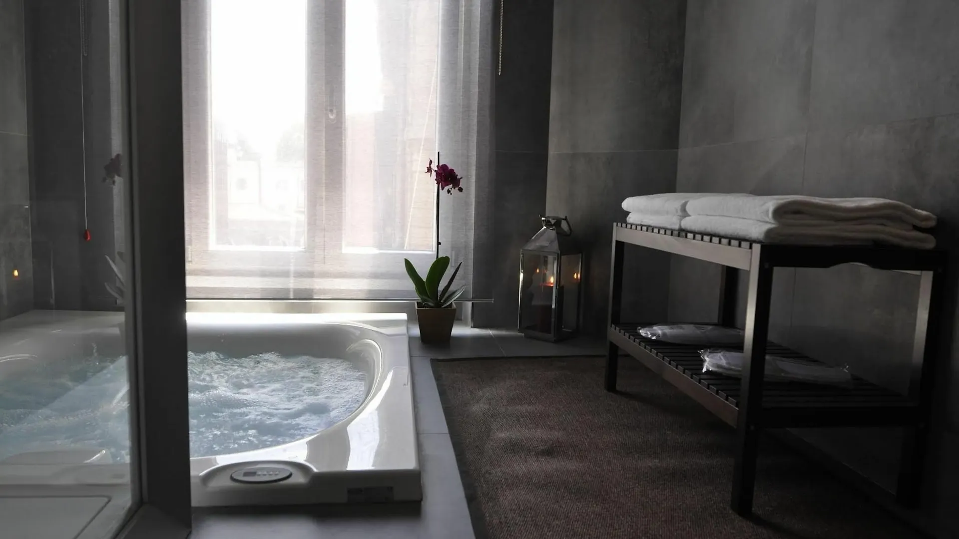 Place 24 Suites & Wellness Rome Guest house
